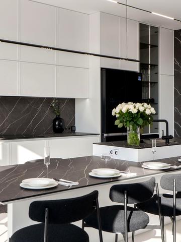 Університетська вул., 17-А