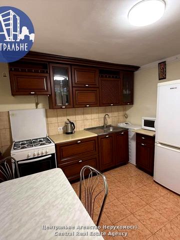 Іспаська вул., 4