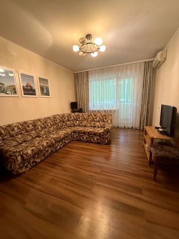 Володимира Українця вул., 59