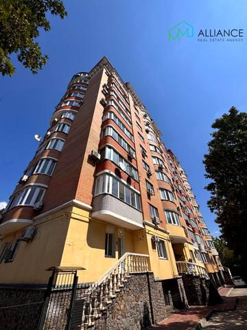 Сергія Подолинського вул. (Благоєва), 7