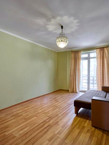 Уляни Кравченко вул., 8