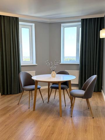 Мисливська вул., 24