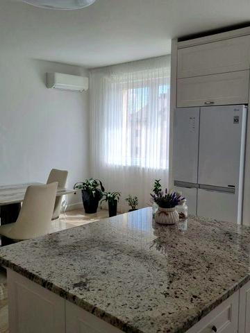 Героїв Крут вул., 6