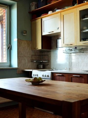 Зубрівська вул., 32