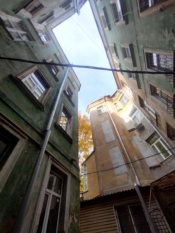 Утьосова вул., 6