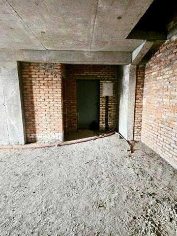 Продажа б/к 5 к.дворівневої кв. 175,5 кв.м. по вул. А.Ахматової, 13-Д