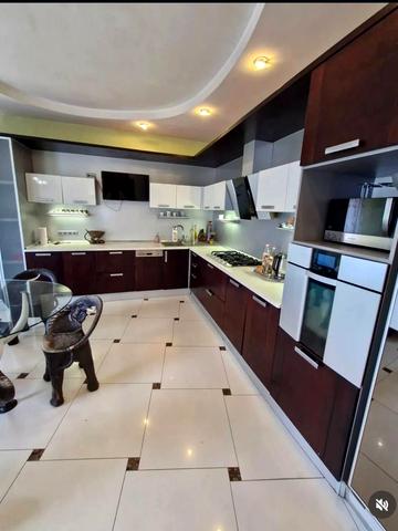 Михайла Комарова вул.