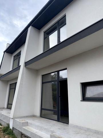 Миколаївська вул., 6