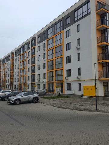 Райдужна вул., 102