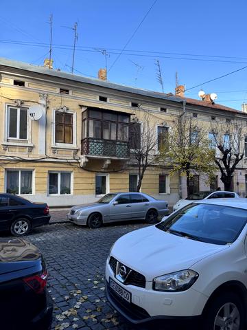 Богдана Хмельницького вул., 12