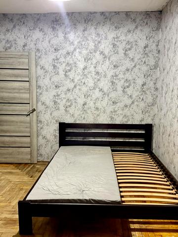 Яценка вул., 1