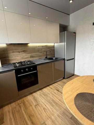 Юліана Матвійчука вул. (), 141