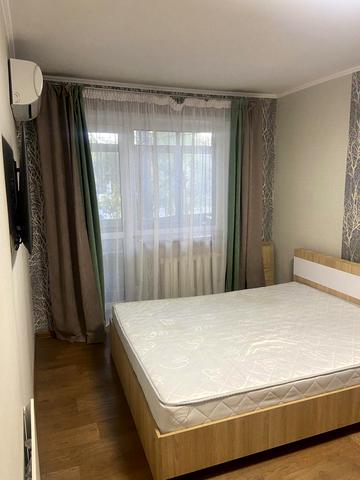 Романа Шухевича вул. (Бабушкіна), 8-12