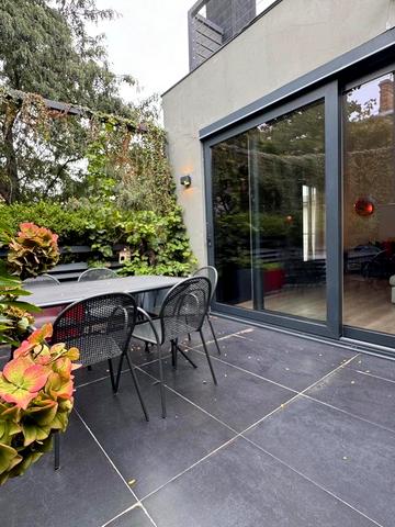 Дерибасівська вул., 18