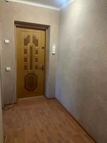 2-кімнатна квартира в центрі міста. Перший поверх.