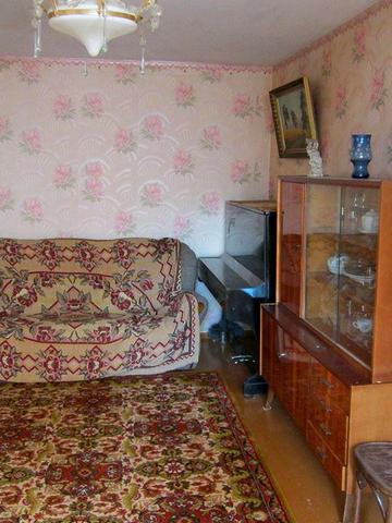 Довженка вул., 1