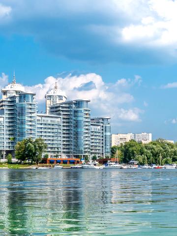 Раїси Окіпної вул., 18