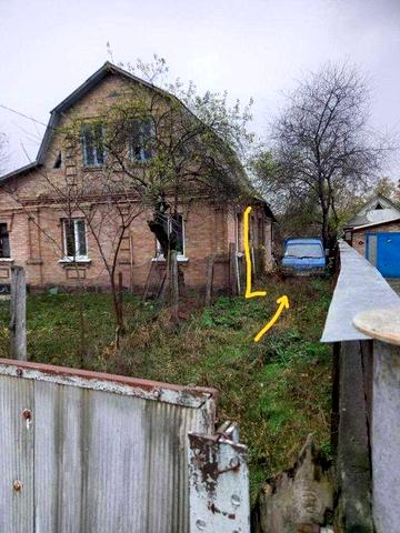 Продам 1/2 частину будинку зі ставком в Лісовій Бучі