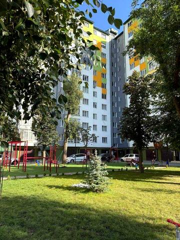 Велика 3-к здана, повність готова до ремонту