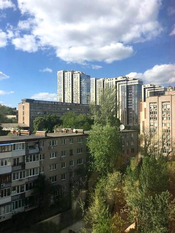 Сімферопольська вул., 19