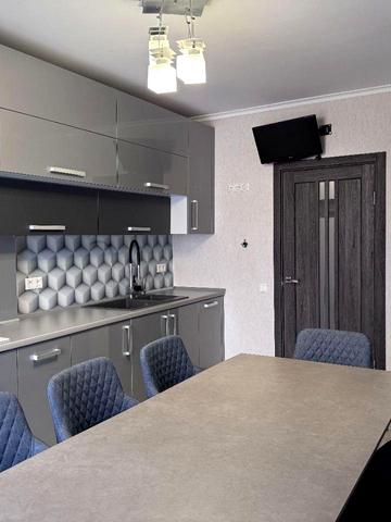 Василя Стуса вул., 42