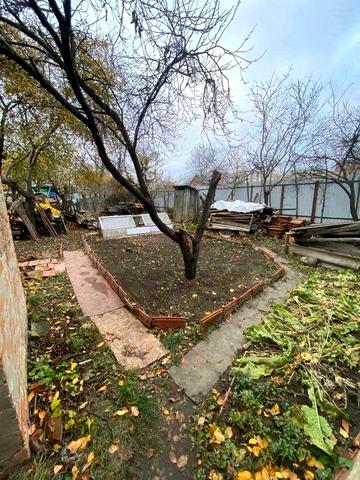 Продам окремий будинок на Мотелі