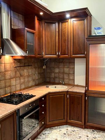 Леся Мартовича вул., 10