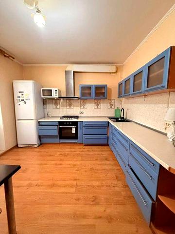 Сдам до лета большую 1 комнатную в Монолите