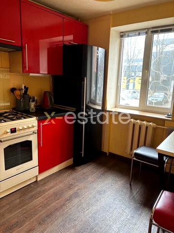 Стадіонний проїзд, 4