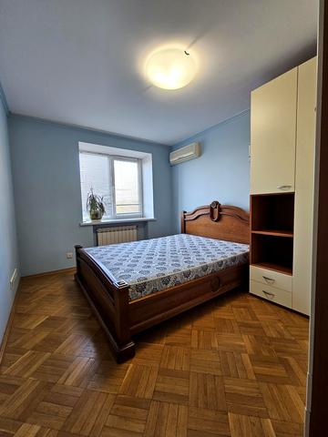 Зоряний бульв., 1