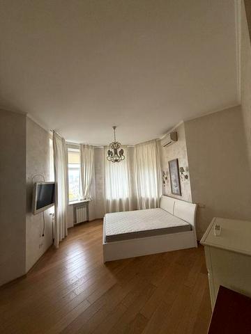 Сдам двухкомнатную квартиру на Довженко Дома Каркашадзе