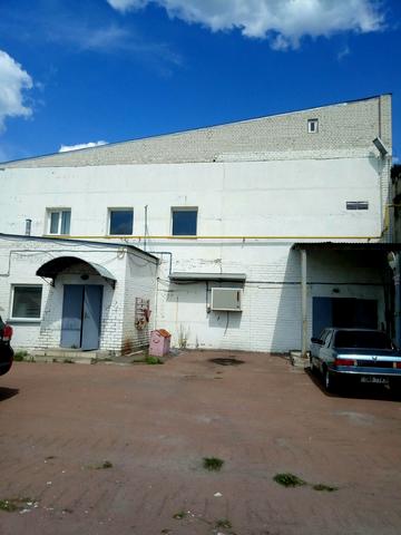 Центральна, 1