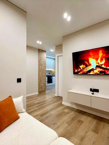 Юліана Пелеша вул., 1