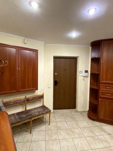 Здам трикімнатну метро Харківська проспект Бажана 36