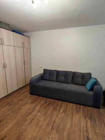 Продається велика 1-кімнатна квартира від власника