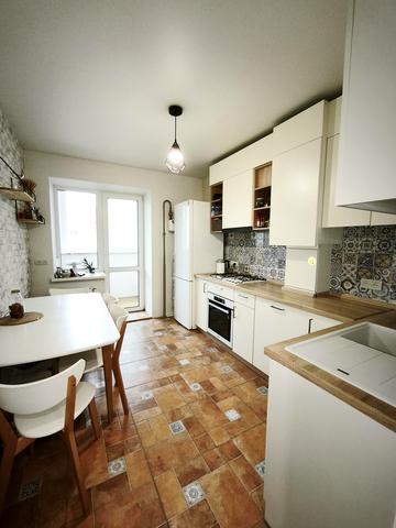 Лесі Українки бульв., 8