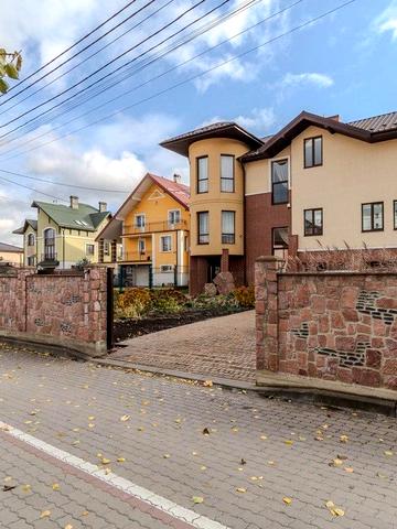 Ігоря Білозіра вул., 9