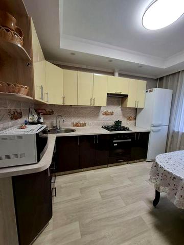 Продам 4х кім по вул.Дорошенко Хортицький р-н Можливо Сертифікат