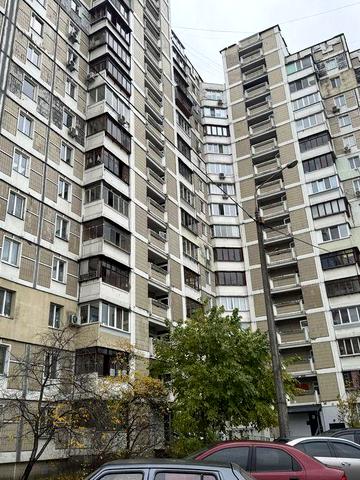 Двушка роздільна Срібнокільська 16 біля метро Осокорки