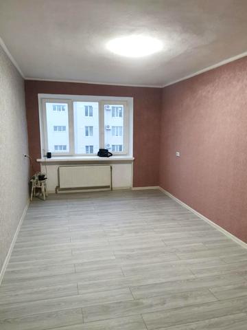 Космонавтів вул., 130