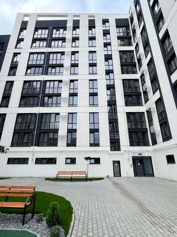 Данила Галицького вул., 25