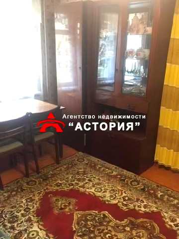 Нижньодніпровська вул., 4