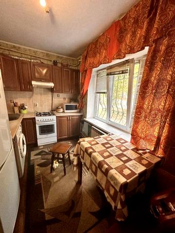 Продам 1 о кімнатну квартиру вул. М. Калмикова Бориспіль