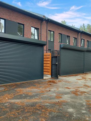 Миколи Руденка вул., 19