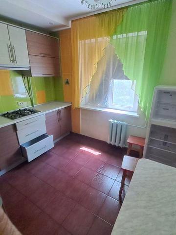 Оренда 1 кімнатна 4/9 площ 36 м2 кух 9 в центрі вул Котляревського 4.