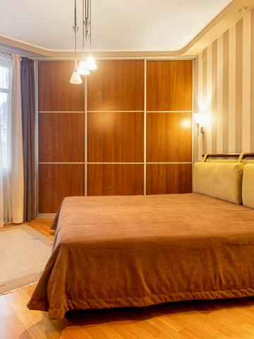 Київська вул., 20