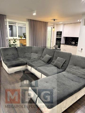 Миру вул., 1а