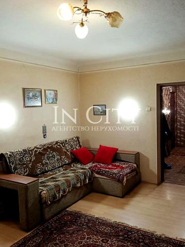 Ольжича вул., 4