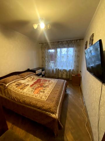 Гоголівська вул., 15