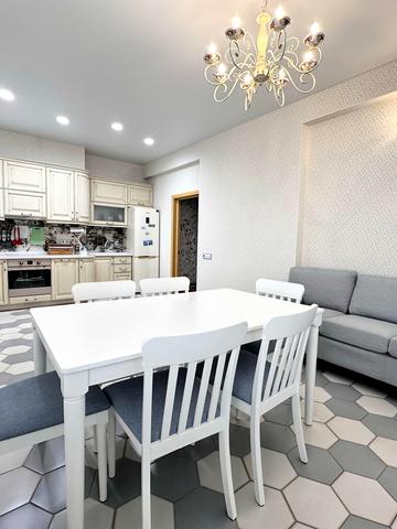 Ділова вул. (Димитрова), 4